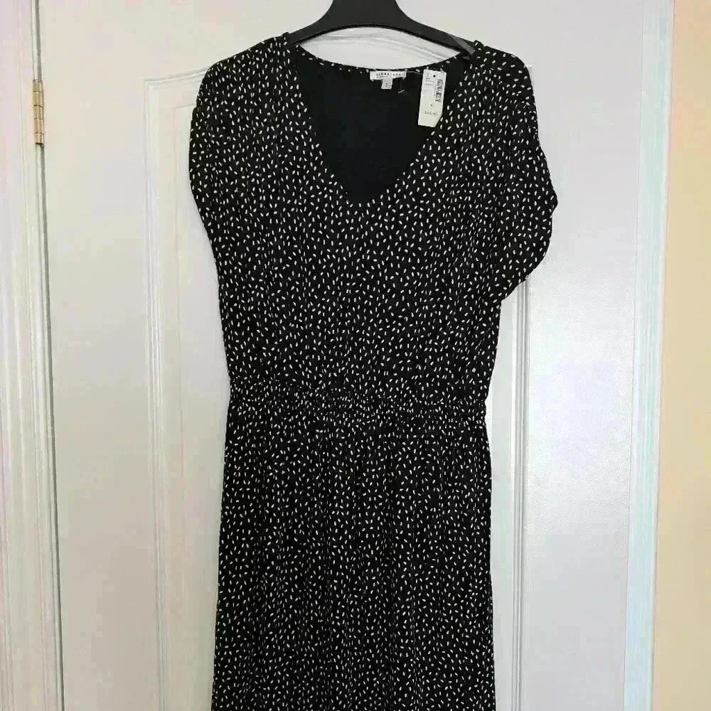 Reitmans size small black dress with white dots